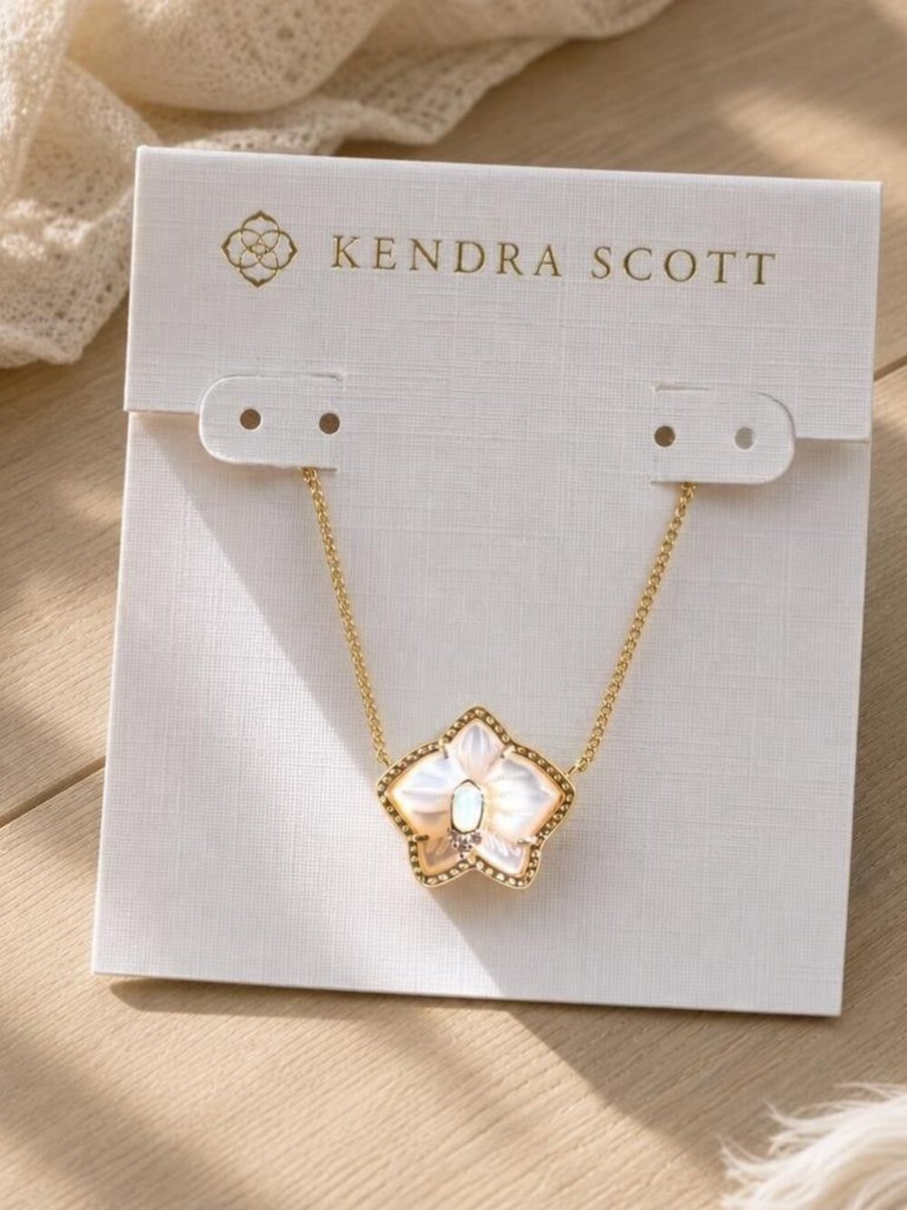 Kendra Scott Joelle Orchid Gold Pendant Necklace